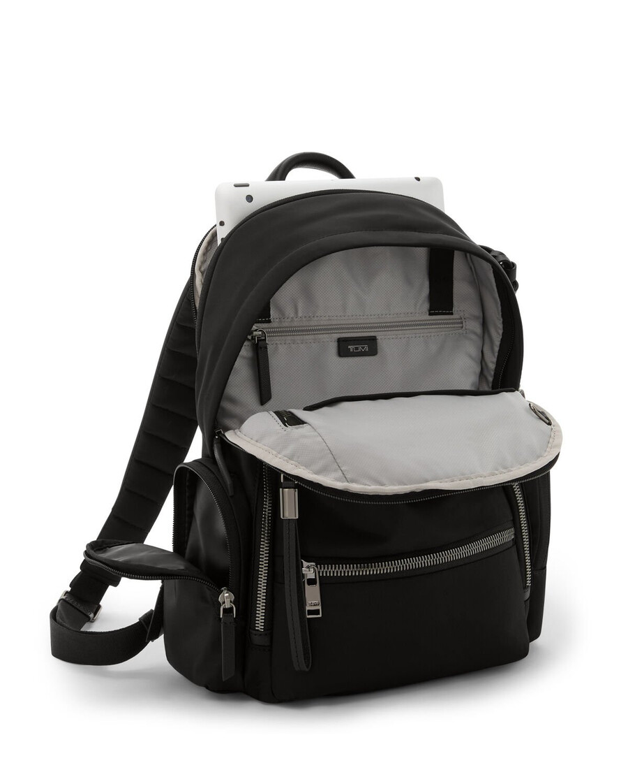 voyageur celina medium backpack
