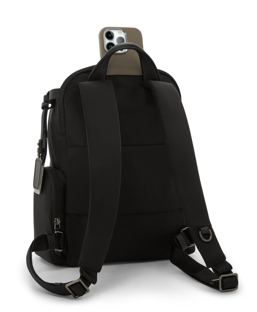 voyageur celina medium backpack