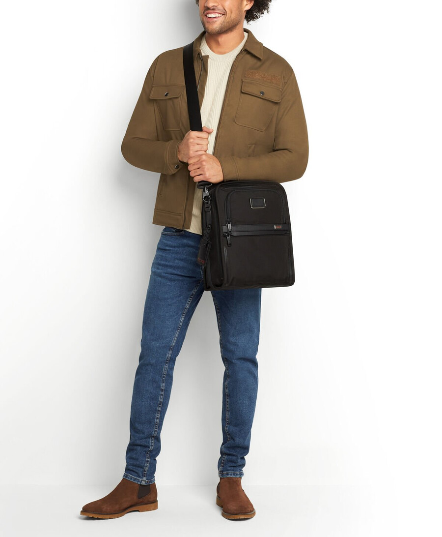 alpha 3 medium travel tote