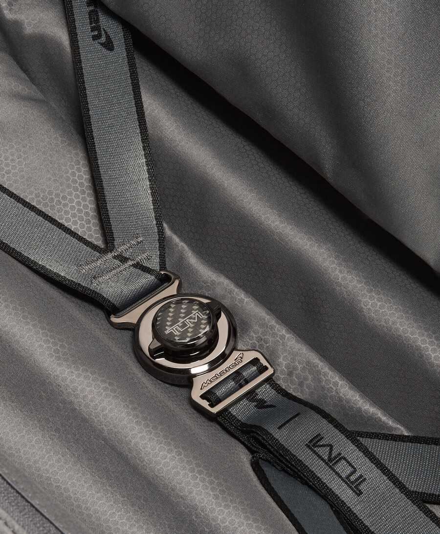 tumi mclaren aero international expandable carry-on 56 cm