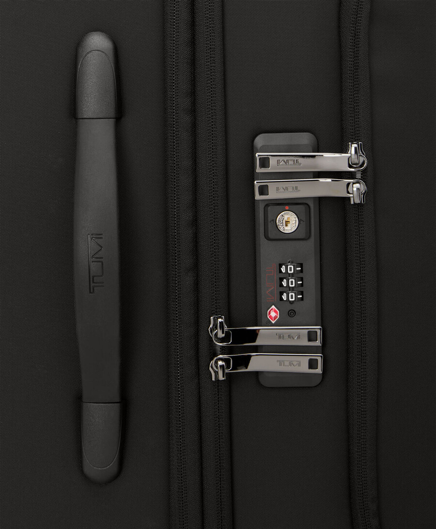 voyageur léger short trip expandable checked luggage 66 cm